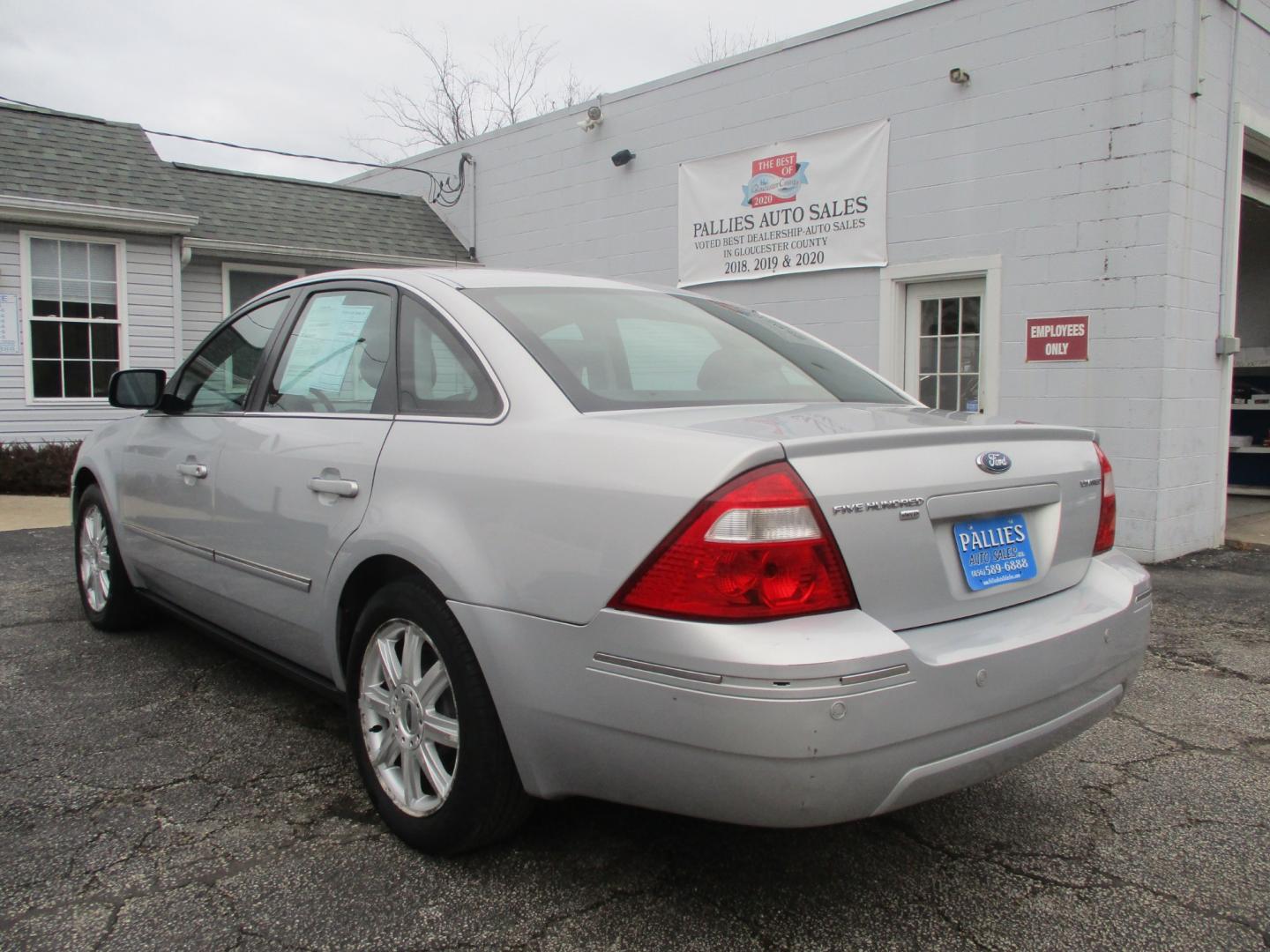 2005 SILVER Ford Five Hundred Limited AWD (1FAHP28195G) with an 3.0L V6 DOHC 24V engine, Automatic CVT Overdrive transmission, located at 540a Delsea Drive, Sewell, NJ, 08080, (856) 589-6888, 39.752560, -75.111206 - Photo#3